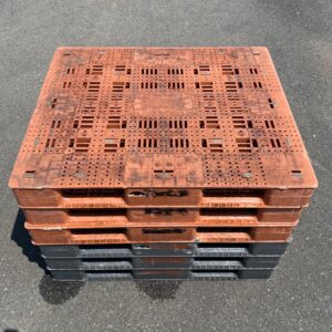 プラスチックパレット（P061-o）
