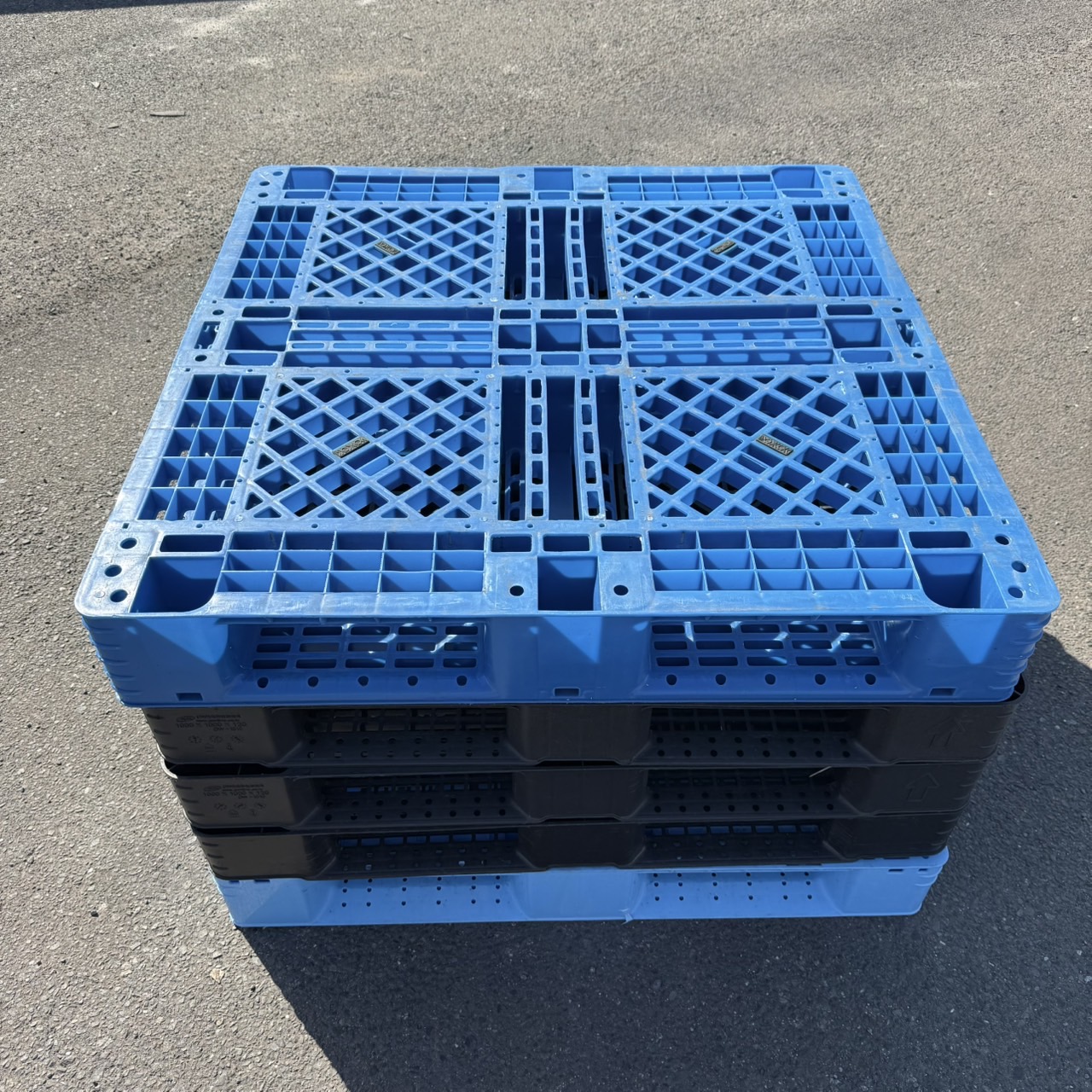 プラスチックパレット（P020-o）