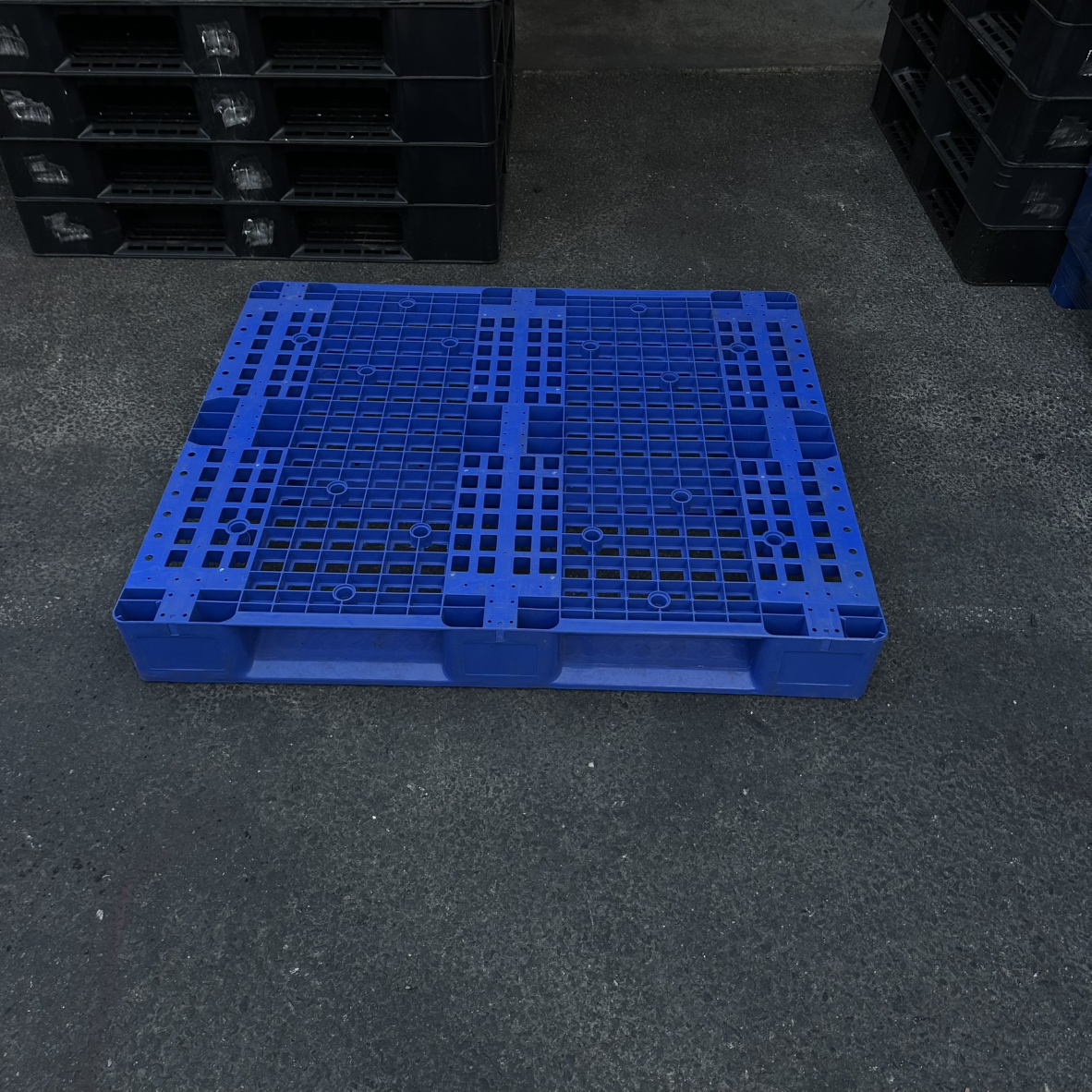 プラスチックパレット（P019）