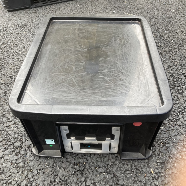 蓋付コンテナ（C005）